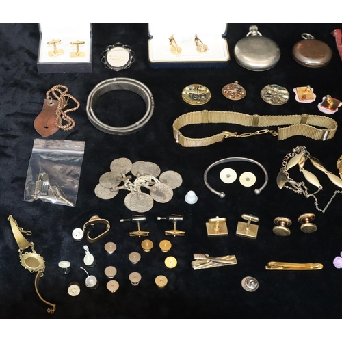 376 - A quantity of various gentlemen's cufflinks and a quantity of various jewellery including watches et... 