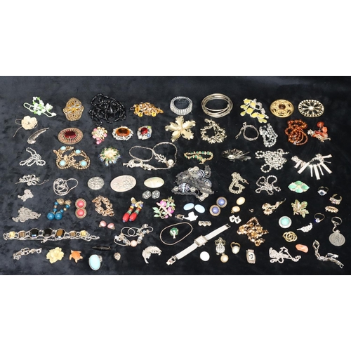 380 - A quantity of various costume and other jewellery