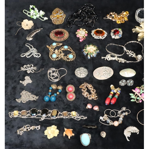 380 - A quantity of various costume and other jewellery