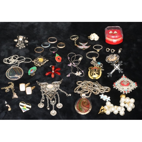 383 - 4 various modern rings and a quantity of various costume and other jewellery including brooches earr... 