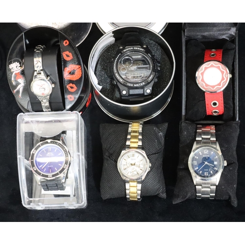 388 - A Betty Boop wristwatch (boxed) and 5 gentlemen's Slazenger, Accurist, Seksy watches etc. (6)