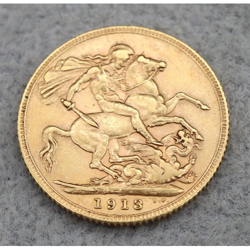 400 - A George V gold sovereign, 1913