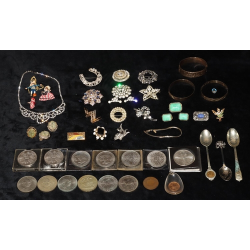 419 - 3 gold plated hinged bangles and a quantity of various costume and other jewellery, including coins