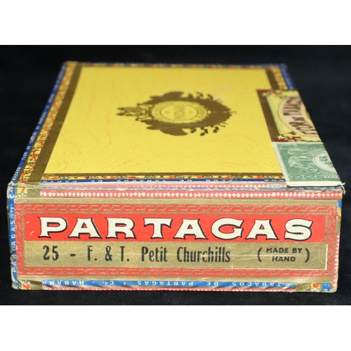 453 - A boxed set of Flor de Tabacos d Partagas Havana, 25 handmade cigars, numbered 520 (boxed) box has b... 