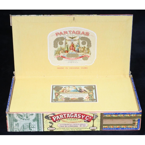 453 - A boxed set of Flor de Tabacos d Partagas Havana, 25 handmade cigars, numbered 520 (boxed) box has b... 