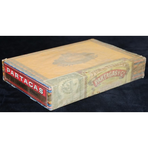 454 - A boxed set of Flor de Tabacos d Partagas Havana, 25 handmade cigars, numbered 520 (boxed), box unop... 