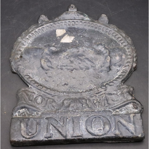 463 - A Norwich Union lead Fire Insurance Mark with raised shaking hand motifs, 23cm high