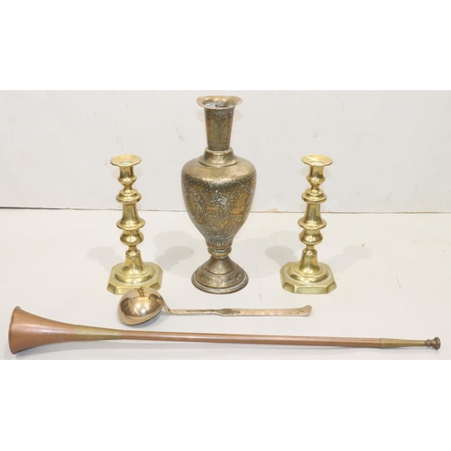 468 - A pair of brass candlesticks on turned stems with square chamfer bases, 26.5cm high, a brass soup la... 