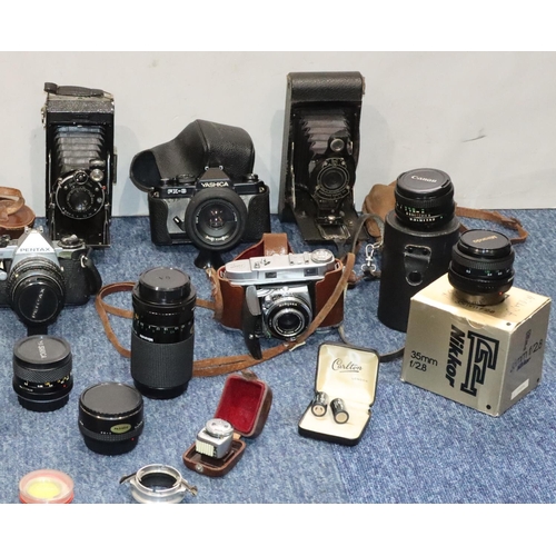 488 - A Retina II camera, a Vitonatic II camera, a Pentax ME Super camera, a Yashica camera and a quantity... 