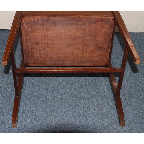 578 - An Edwardian mahogany 2-handled piano stool with inlaid stringing and banding, overstuffed hinged se... 