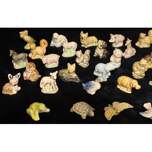 9 - 40 Wade Whimsies figures of animals and birds