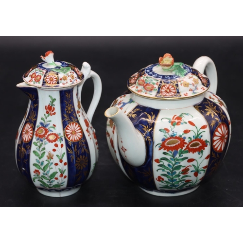 90 - An 18th Century Worcester round bulbous shaped teapot on white, blue and red ground with floral, lea... 