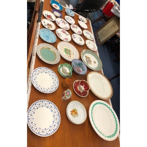 9143 - A 19th Century small comport with green twist decoration and a quantity of various china plates, sau... 