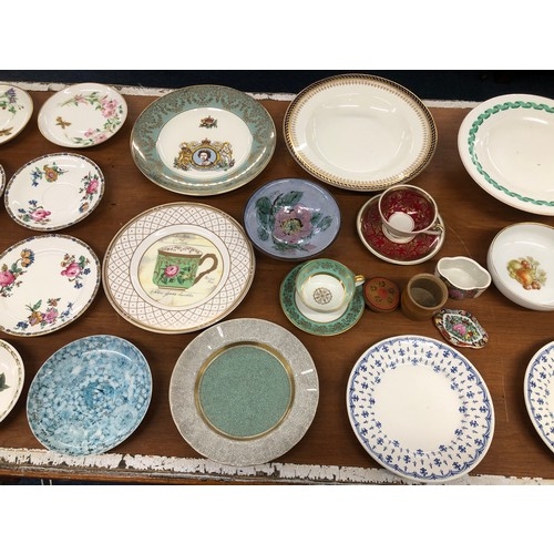 9143 - A 19th Century small comport with green twist decoration and a quantity of various china plates, sau... 