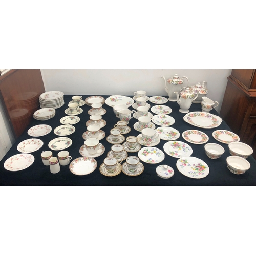 1006 - A quantity of various part services including Spode 