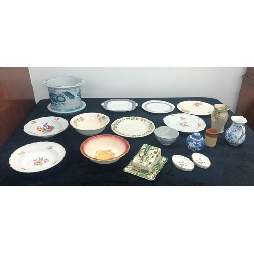 1009 - A mixed quantity of various plates, bowls, jug, dishes etc, including Mason's, Royal Vale, Aynsley, ... 