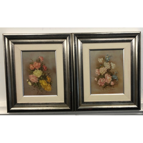 1046 - 2 still life paintings of flowers, indistinctly signed, 23 x 27cm, in matching frames.