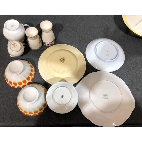 1204 - 3 Cornish ware plates and jam pot, 3 Portuguese green leaf plate (chip to 1 edge) and a quantity of ... 