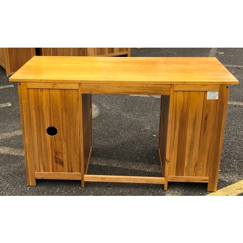 1062 - A JB Global light oak desk with 5 drawers, 1 cupboard door (no shelf), cable hole to back panel, 140... 