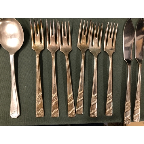 1148 - A vintage plated Insignia flatware service, 9 large knives, 7 small knives, 8 large forks, 9 small f... 