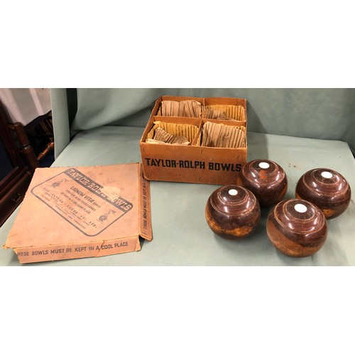 1314 - A vintage set of 4 Tyrolite Taylor & Rolph lawn bowls in original box all stamped Penshurst Bias 3 (... 