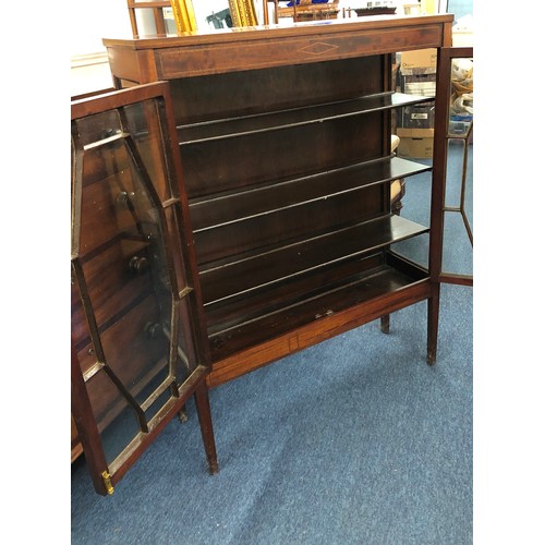 1322 - An Edwardian mahogany display cabinet with inlaid detail, glass sides,92cm wide, 31cm deep, 121.5cm ... 