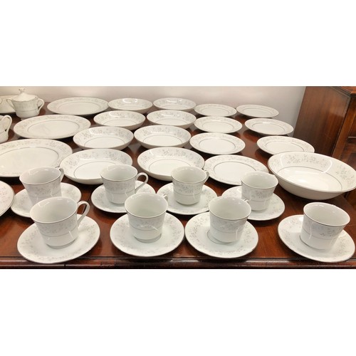 1333 - A Platinum rose fine china (Japan ) tea and dinner set, 8 dinner plates, 8 bowls, 7 side plates, 8 c... 