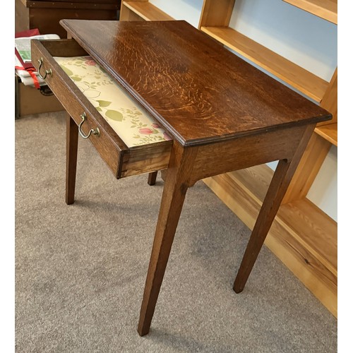 1369 - An oak side table H 72cm / W 70am / D 45cmA small Table with single drawer, 2 brass handles. This it... 