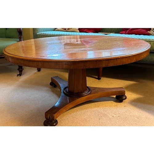 1401 - A Victorian mahogany circular loo table, 102cm diameter, 48cm high.   Table top in very good conditi... 