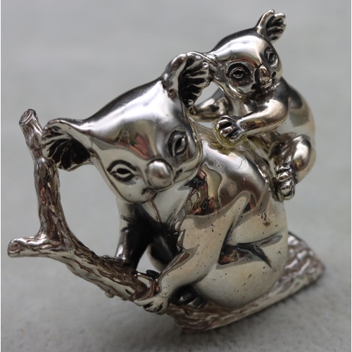 258 - A Saturno 925 silver Koala and Cub on tree trunk, 4cm high, 1.3oz