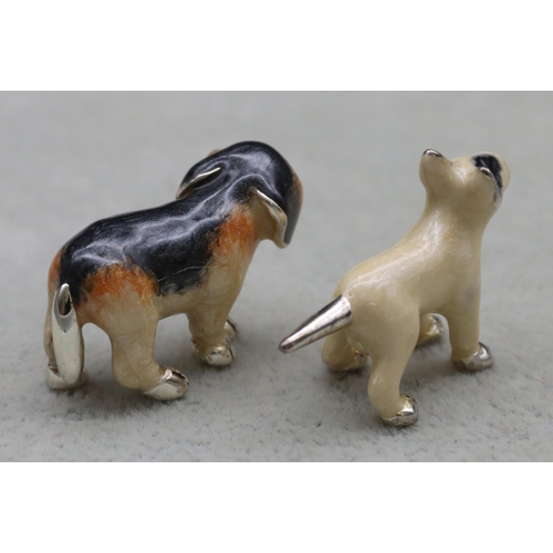 262 - 2 925 silver and enamelled small figures of dogs 