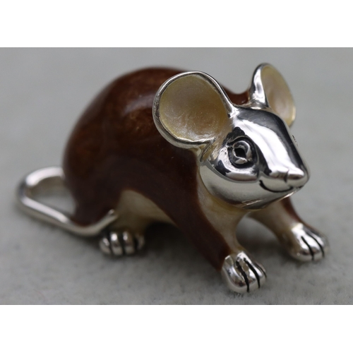 270 - A Saturno 925 silver and enamelled Mouse, 3.5cm long, 0.48oz