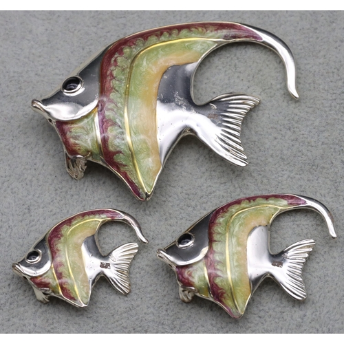 272 - A set of 3 graduated Saturno 925 silver and enamelled Angel fish, 5.5cm high, 3.5cm high and 3cm hig... 