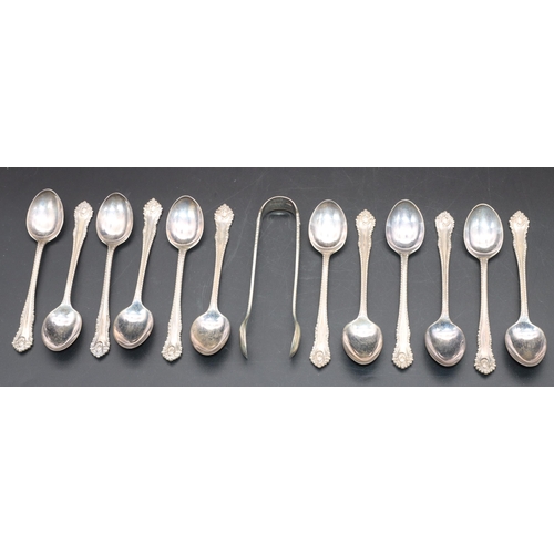 304 - A set of 12 Victorian silver teaspoons and a pair of matching sugar tongs, London 1895, maker's mark... 