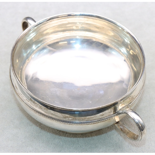 305 - A Mappin & Webb Birmingham silver round bulbous 2-handled sugar bowl with engraved initial, 4.5oz