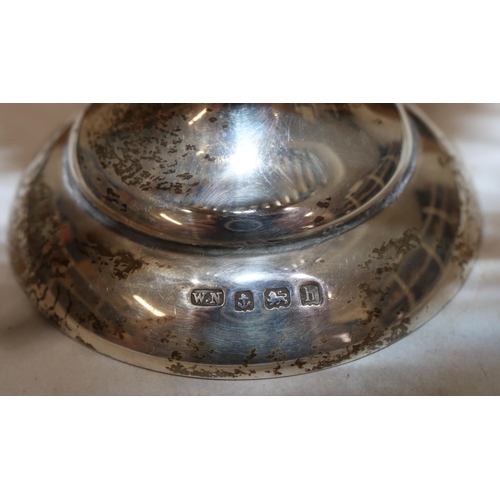 306 - An Edward VII silver round 2-handled sweet meat dish with pierced decoration on round sweeping foot,... 