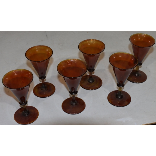 43 - A set of 6 Georgian brown trumpet shaped glasses on round bases, 12cm high, 6 matching Georgian Bris... 