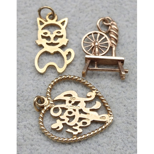 525 - 7 various 9ct gold charms, 15 grams gross