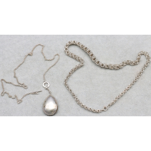 581 - A silver chain with T-bar mounted with paste pendant and a silver graduated necklace, 27.7 grams wit... 