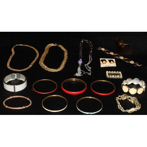 637 - A 925 silver gilt expanding bracelet and a quantity of various costume jewellery