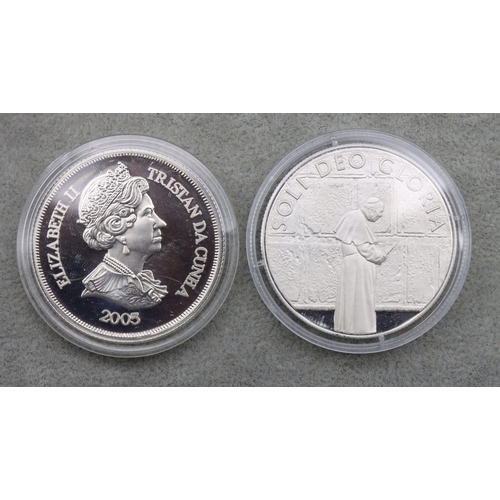 669 - A Malta Crown, 100 Liras coin and an Elizabeth II Crown