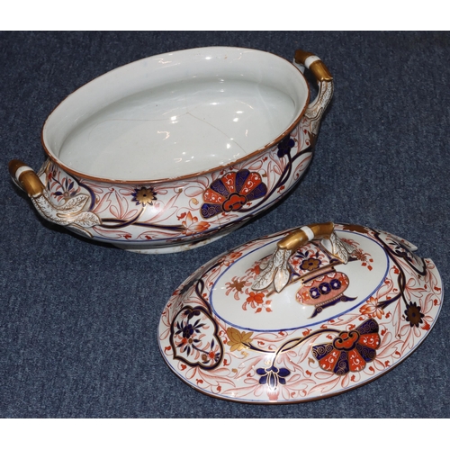 84 - A 19th Century Spode style Imari pattern oval 2-handled bulbous shaped lidded soup tureen (base crac... 