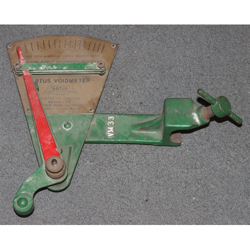 882 - A Railway Abtus Voidmeter track tool VM33, 29cm wide