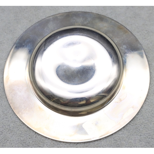 376 - A modern London 925 silver small round dish, 8.5cm diameter, 4oz