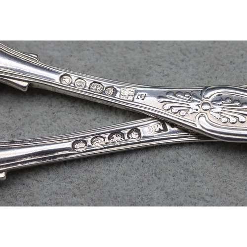 384 - 2 Victorian King's pattern silver salt spoons, London 1834 and 1839, 1.7oz (2)