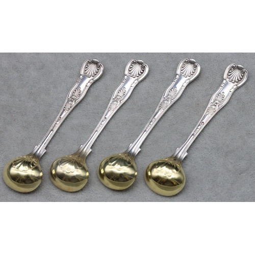 385 - A set of 4 Edward VII silver King's pattern salt spoons with gilt bowls, London 1905, maker's mark R... 