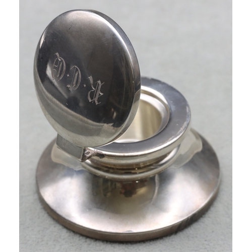 405 - A modern Birmingham 925 silver inkwell with hinged lid on round splayed base, 7.1cm diameter