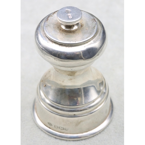 410 - A George V silver pepper grinder, Sheffield 1934, 8cm high