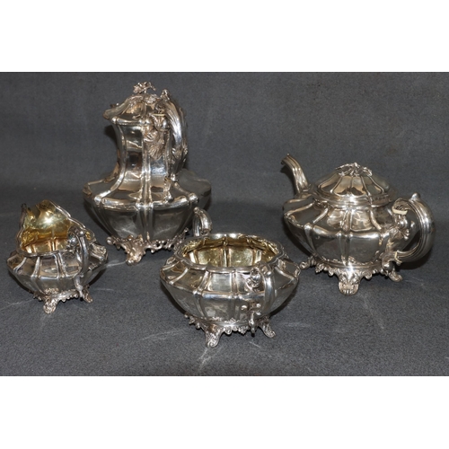 489 - A William IV 4-piece Harlequin silver round bulbous shaped tea service with scroll handles on splaye... 