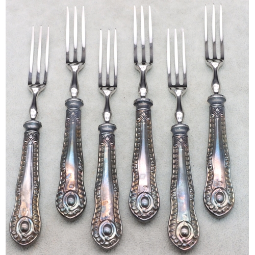 496 - A set of 6 silver coloured metal handled small forks with embossed handles in fitted case